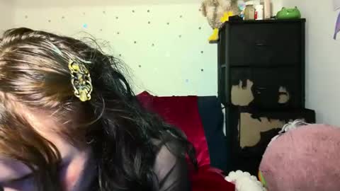 Molly Bee online show from May 28, 2:53 am