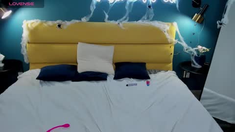 Molly  online show from October 31, 1:34 pm