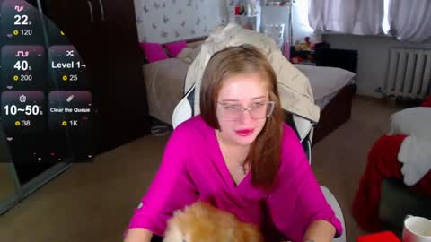 Molly Prvt is open online show from April 11, 7:45 am