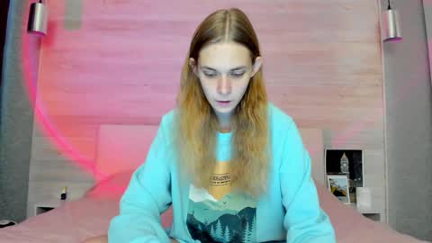 Molly Hunt online show from November 9, 4:00 am