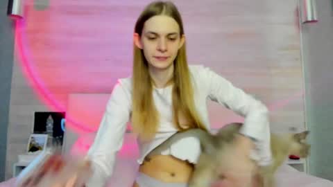 Molly Hunt online show from January 12, 5:45 am