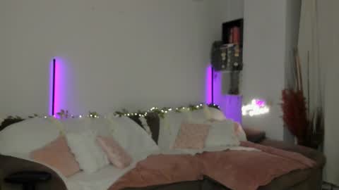 Snapshot of molly_k1ss chatting on September 15, 7:14 pm Molly online show from September 15, 7:14 pm