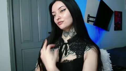 Snapshot of molly_montanaaa chatting on May 28, 9:28 am Lina online show from May 28, 9:28 am