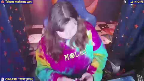 Snapshot of molly_moons chatting on October 18, 5:46 pm molly_moons online show from October 18, 5:46 pm