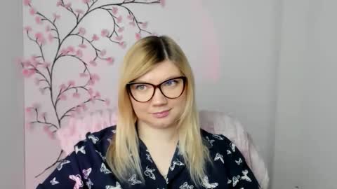 Molly online show from December 16, 12:43 pm