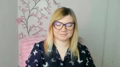 Molly online show from March 26, 12:44 pm