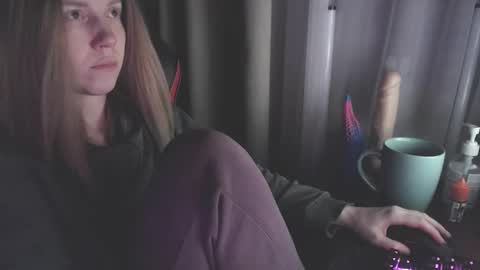 Snapshot of molly_royse chatting on January 20, 4:43 am I have new photos come and see with love Molly online show from January 20, 4:43 am