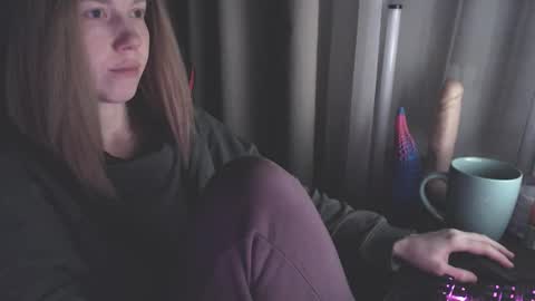 Snapshot of molly_royse chatting on January 20, 10:15 pm I have new photos come and see with love Molly online show from January 20, 10:15 pm