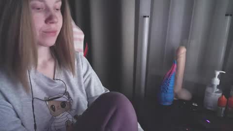 Snapshot of molly_royse chatting on January 24, 2:08 pm I have new photos come and see with love Molly online show from January 24, 2:08 pm