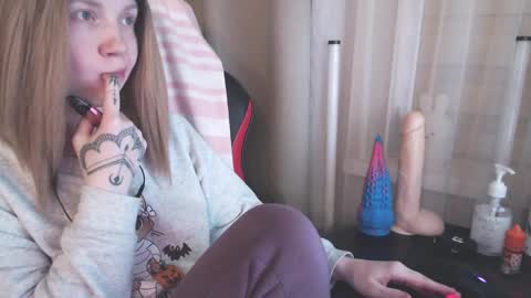 Snapshot of molly_royse chatting on January 25, 6:24 pm I have new photos come and see with love Molly online show from January 25, 6:24 pm