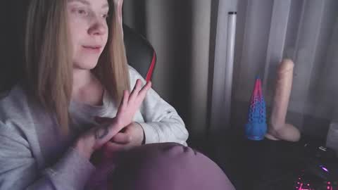 Snapshot of molly_royse chatting on January 26, 2:41 pm I have new photos come and see with love Molly online show from January 26, 2:41 pm