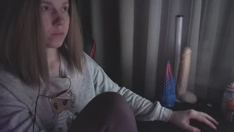 Snapshot of molly_royse chatting on February 6, 11:58 pm I have new photos come and see with love Molly online show from February 6, 11:58 pm