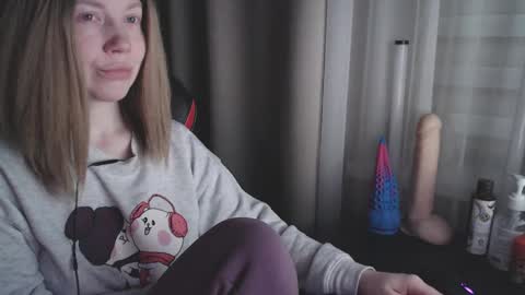Snapshot of molly_royse chatting on February 10, 2:16 pm I have new photos come and see with love Molly online show from February 10, 2:16 pm