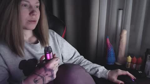Snapshot of molly_royse chatting on February 13, 3:24 pm I have new photos come and see with love Molly online show from February 13, 3:24 pm