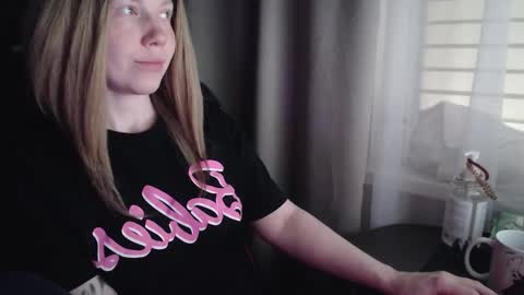 Snapshot of molly_royse chatting on September 13, 11:10 am I have new photos come and see with love Molly online show from September 13, 11:10 am
