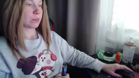 Snapshot of molly_royse chatting on October 8, 9:40 am I have new photos come and see with love Molly online show from October 8, 9:40 am