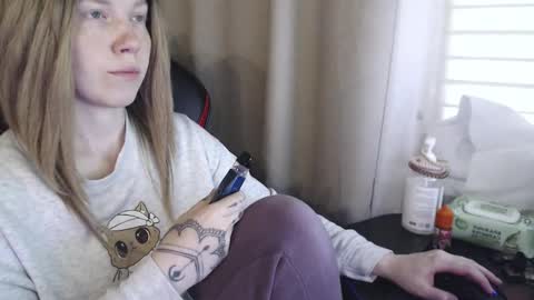 Snapshot of molly_royse chatting on October 12, 11:31 am I have new photos come and see with love Molly online show from October 12, 11:31 am