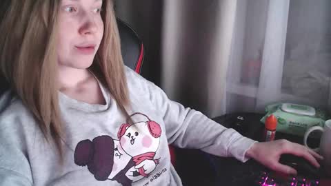Snapshot of molly_royse chatting on October 21, 10:21 pm I have new photos come and see with love Molly online show from October 21, 10:21 pm