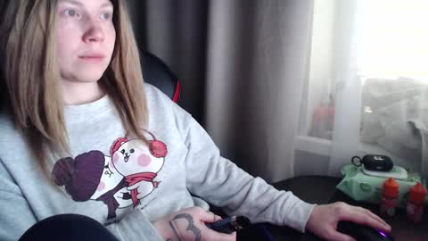 Snapshot of molly_royse chatting on October 22, 11:10 am I have new photos come and see with love Molly online show from October 22, 11:10 am