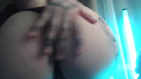 I have new photos come and see with love Molly online show from January 12, 9:42 pm