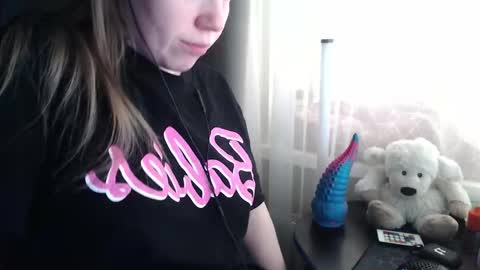 I have new photos come and see with love Molly online show from February 4, 11:16 am