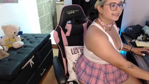 Molly online show from September 18, 6:26 am