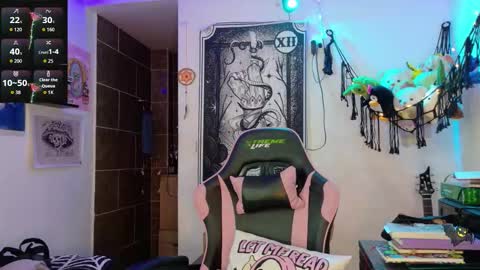 Molly online show from December 16, 6:40 am