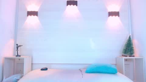 Molly Spears online show from January 19, 4:12 am