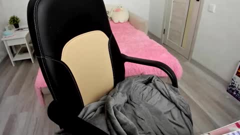 Ill tell you when were private online show from September 13, 2:06 pm