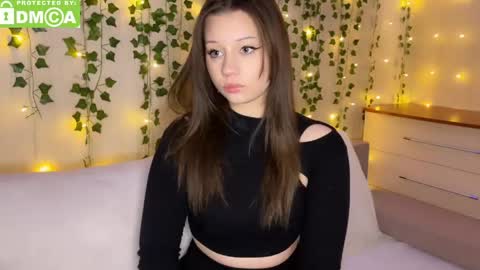 Molly online show from April 22, 12:07 pm