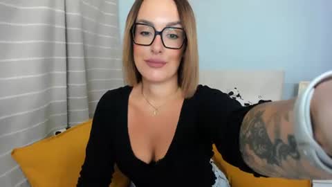 MollyCrazy online show from July 8, 7:18 pm