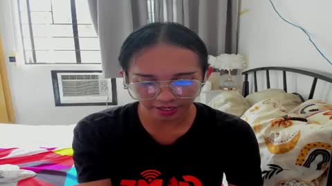 Molly online show from June 9, 8:04 am
