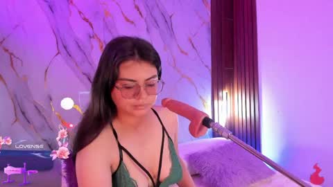 Snapshot of mollylewis18 chatting on May 4, 3:08 pm New girl Emily Valentina Michelle online show from May 4, 3:08 pm