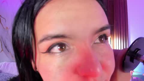 Snapshot of mollylewis18 chatting on May 28, 3:48 am New girl Emily Valentina Michelle online show from May 28, 3:48 am