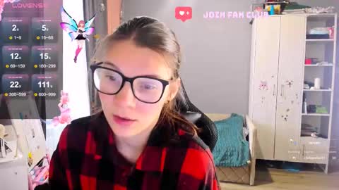  KIRA  online show from October 2, 5:14 am