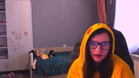  KIRA  online show from December 5, 6:44 am