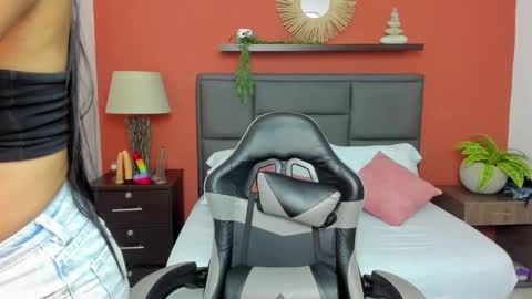 mollylove_ online show from October 23, 11:53 am