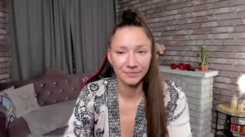 hi im Molly heregreat boobs big heart  warm pussy  online show from April 25, 12:24 am