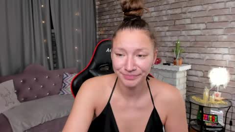 Snapshot of mollynay chatting on April 28, 12:20 am hi im Molly heregreat boobs big heart warm pussy online show from April 28, 12:20 am