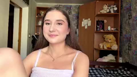 Snapshot of mollyqueen18 chatting on July 7, 8:07 am Molly online show from July 7, 8:07 am