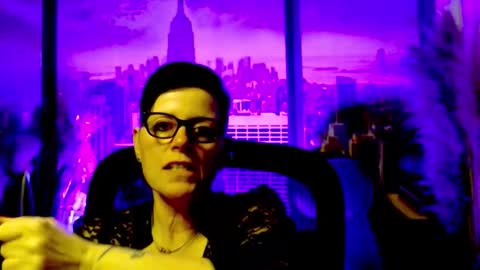 Snapshot of mollysun chatting on May 12, 4:15 pm MollySun Nina Randmann online show from May 12, 4:15 pm
