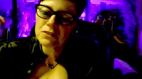 Snapshot of mollysun chatting on May 19, 2:45 pm MollySun Nina Randmann online show from May 19, 2:45 pm