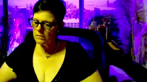 Snapshot of mollysun chatting on June 26, 6:12 pm MollySun Nina Randmann online show from June 26, 6:12 pm