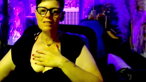 Snapshot of mollysun chatting on June 27, 3:39 pm MollySun Nina Randmann online show from June 27, 3:39 pm