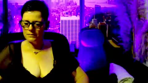 Snapshot of mollysun chatting on June 30, 4:52 pm MollySun Nina Randmann online show from June 30, 4:52 pm