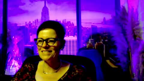 Snapshot of mollysun chatting on July 1, 4:18 pm MollySun Nina Randmann online show from July 1, 4:18 pm