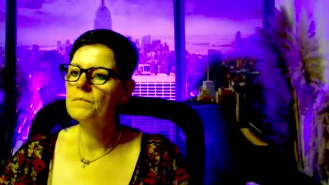 Snapshot of mollysun chatting on July 7, 2:54 pm MollySun Nina Randmann online show from July 7, 2:54 pm