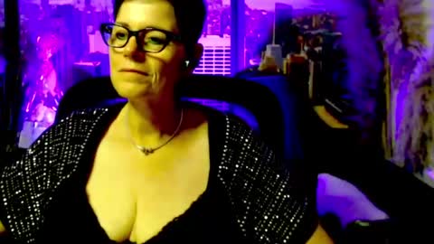 Snapshot of mollysun chatting on July 12, 5:26 pm MollySun Nina Randmann online show from July 12, 5:26 pm