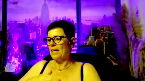 Snapshot of mollysun chatting on July 17, 4:01 pm MollySun Nina Randmann online show from July 17, 4:01 pm