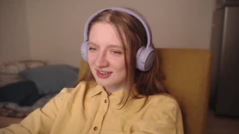 mollytucker online show from December 20, 2:16 pm